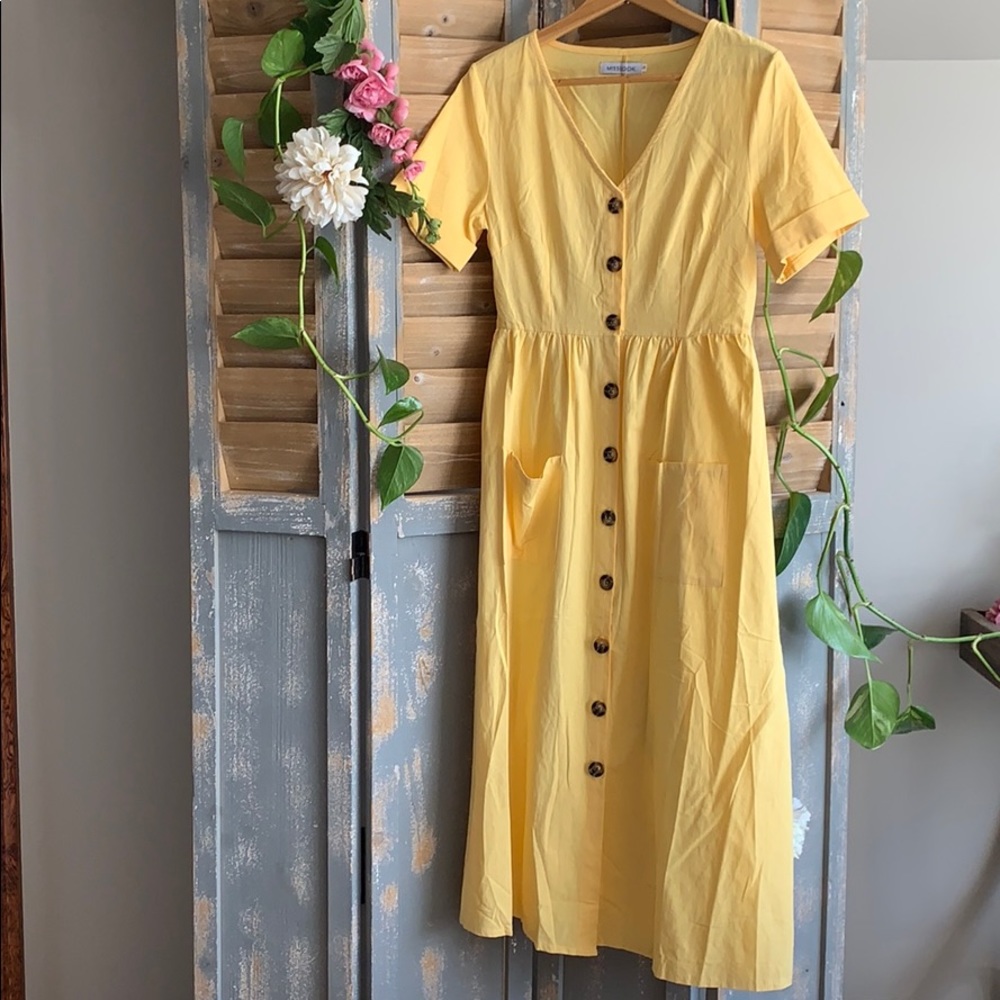 Yellow 🌼button down dress